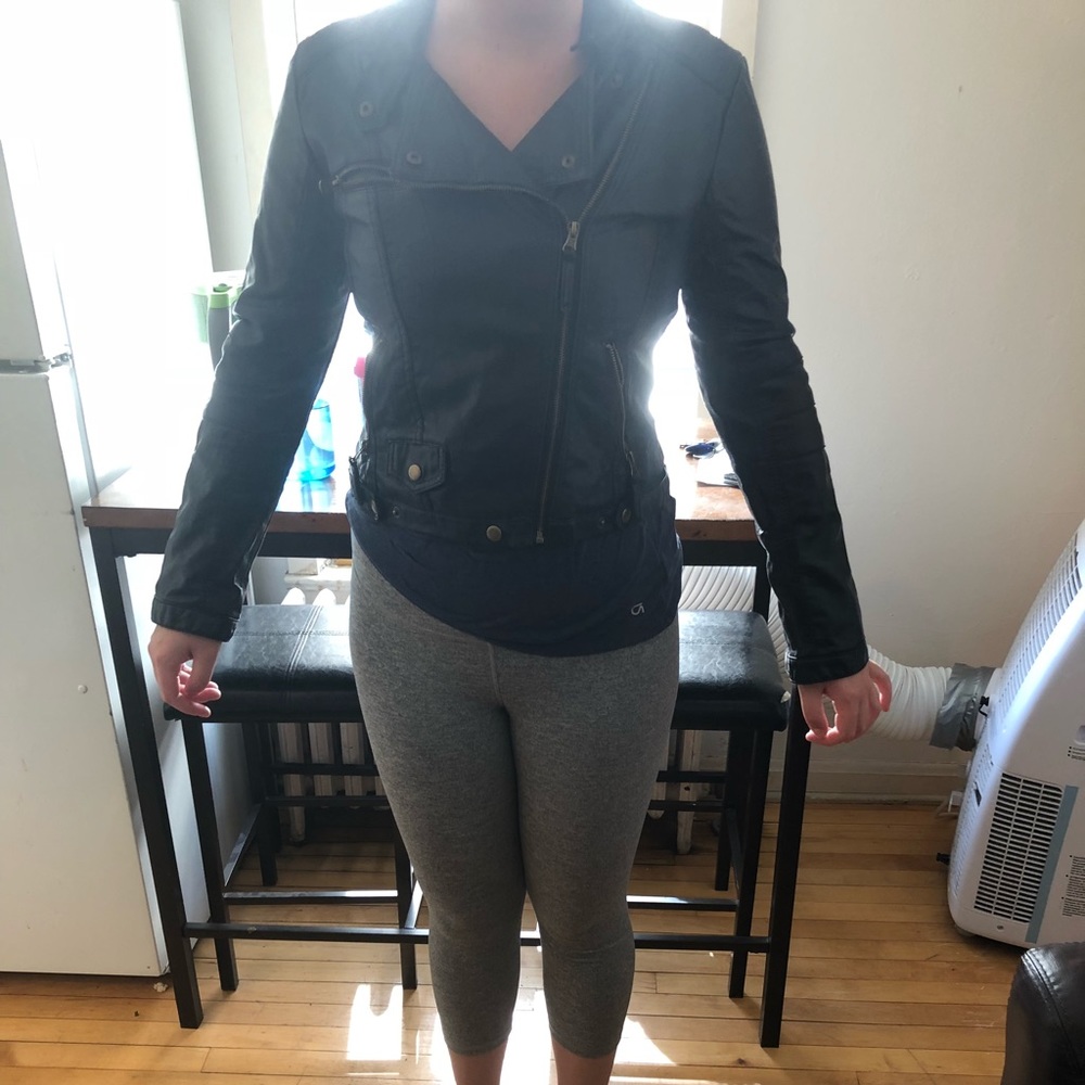 Leather jacket - Picture 3 of 4
